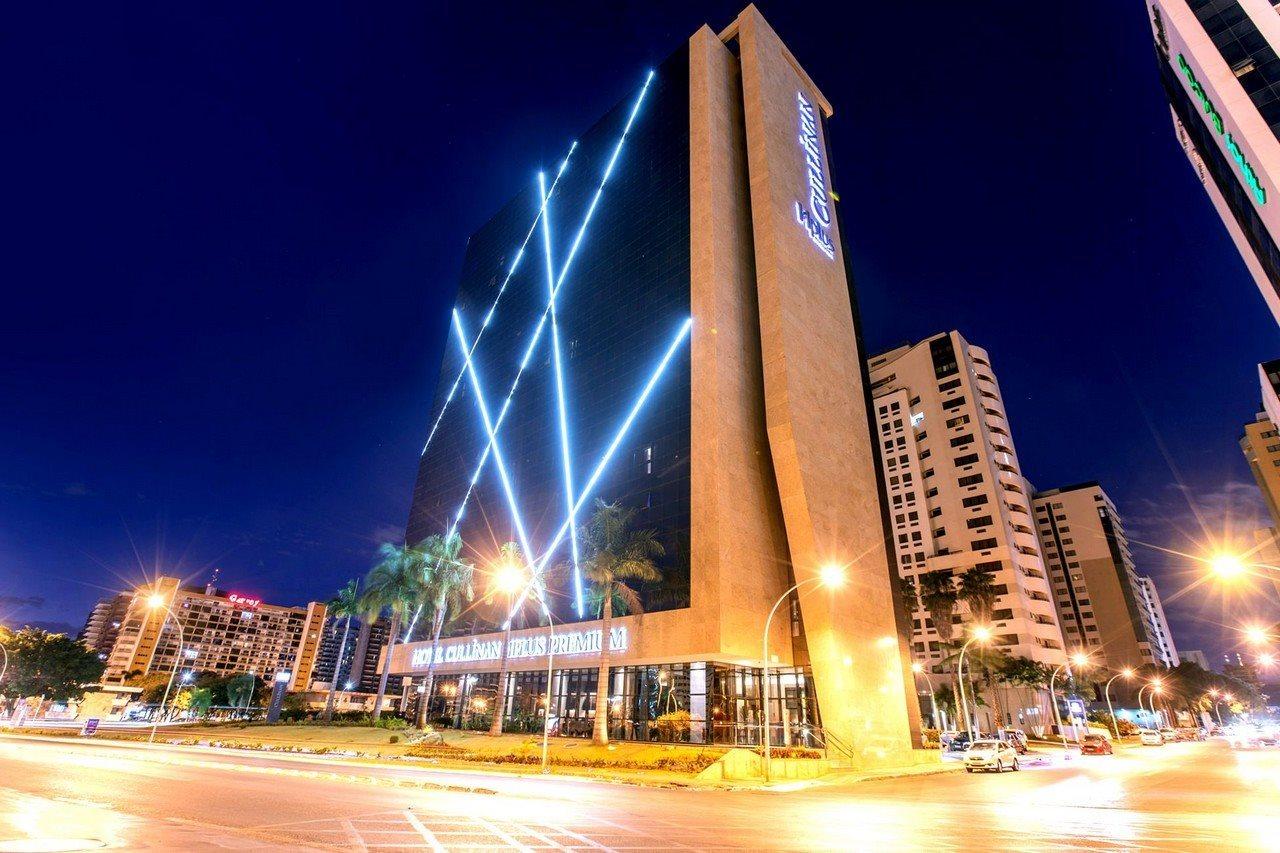 Cullinan Hplus Premium Brasilia Exterior foto The hotel at night