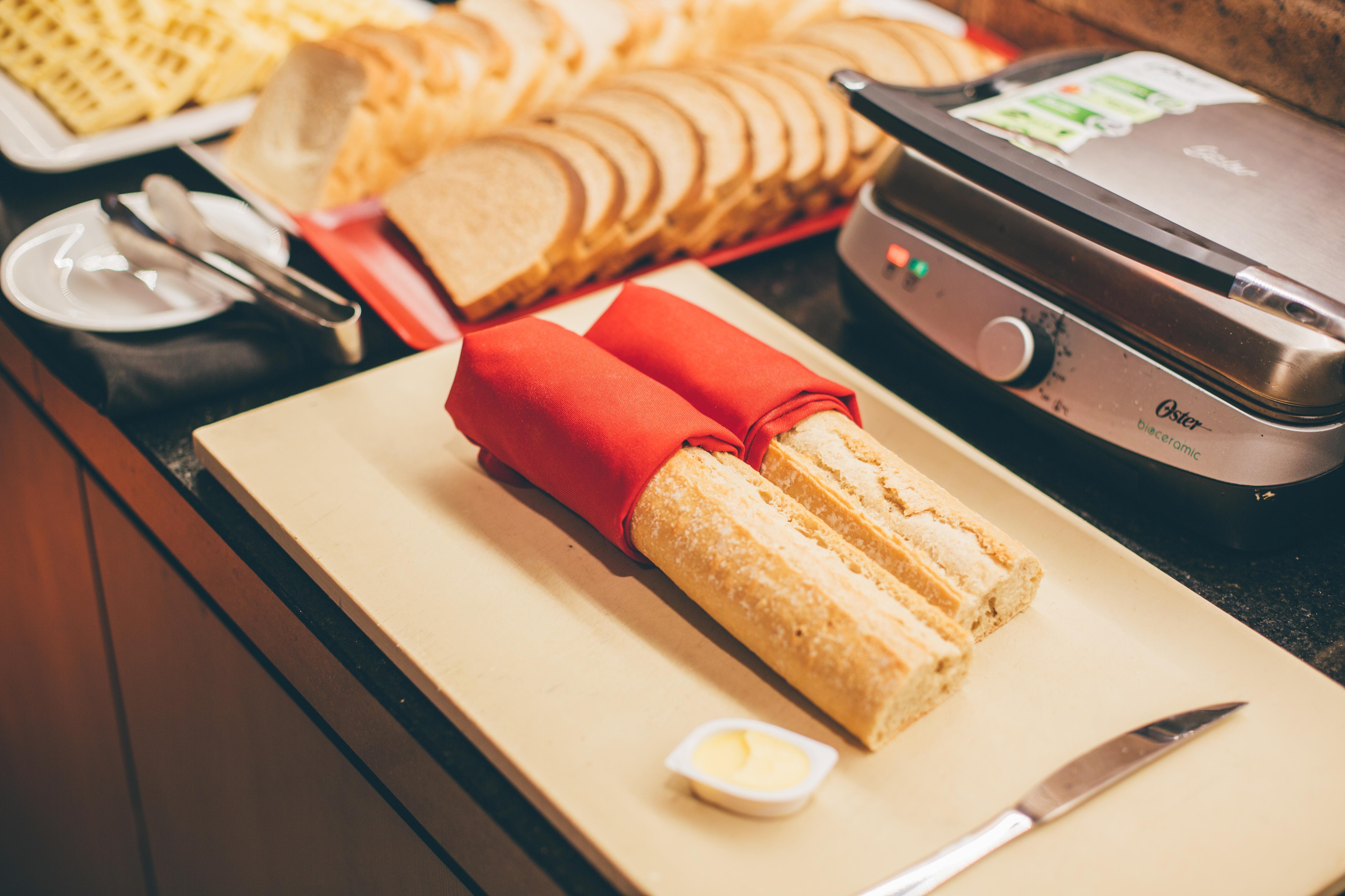 Cullinan Hplus Premium Brasilia Exterior foto A panini press