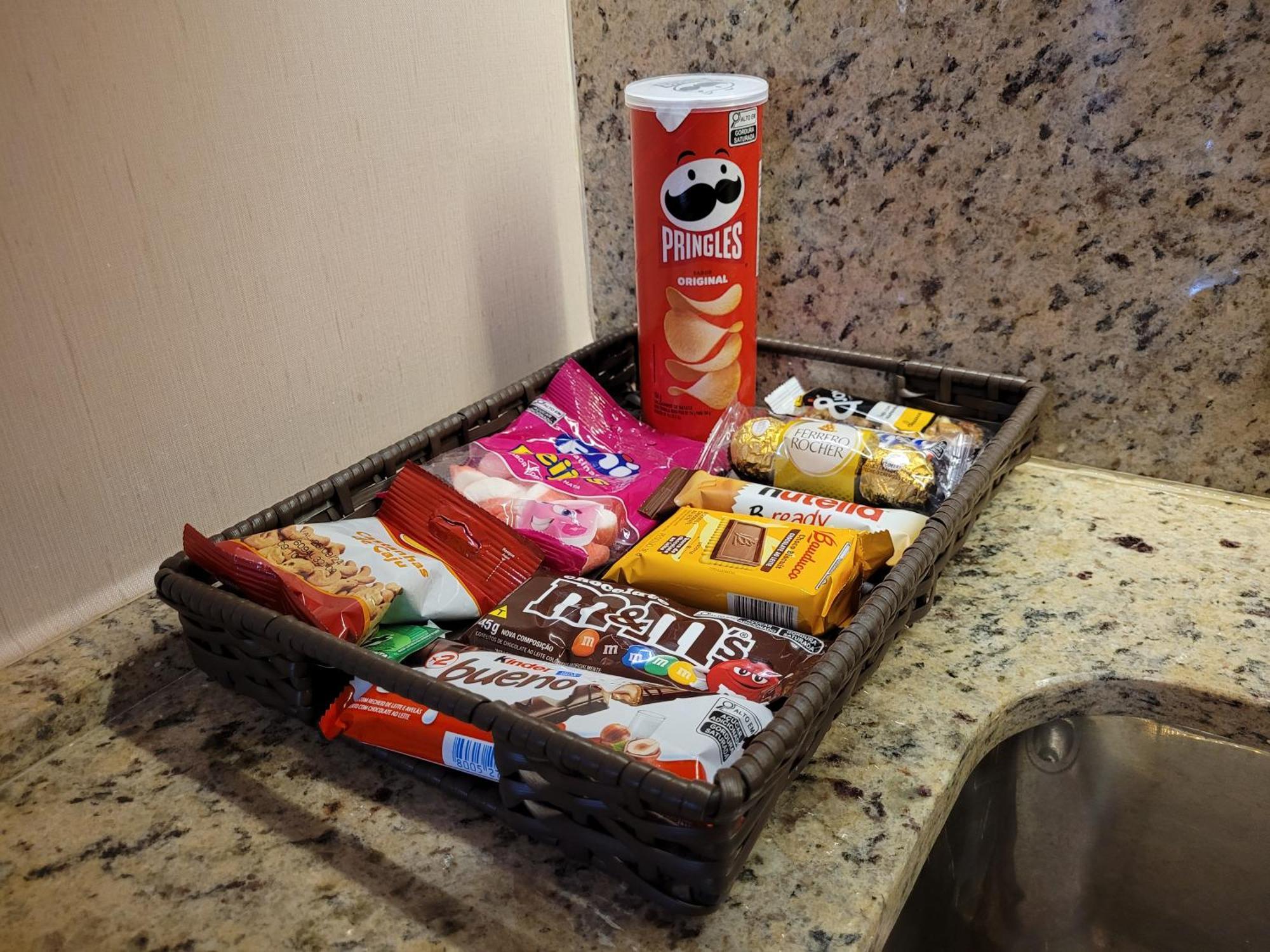 Cullinan Hplus Premium Brasilia Exterior foto A snack drawer